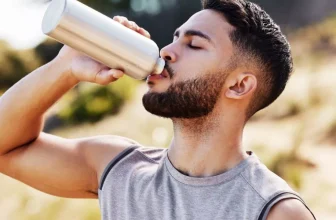 What Accessories Can Help You Stay Hydrated and Cool During Matches?